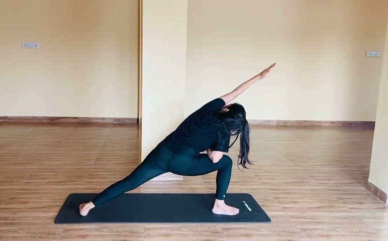 ritisharma1264's tweet photo. Parsvakonasana (Extended Side Angle Pose) 🔺️
#yoga #konasana #yogapose #sideanglepose #extended #yogagirl #yogatime #yogateacher #yogalife #yogaclass #stretch #flexibility #strength #peace #yog https://t.co/UNtUbjPywS