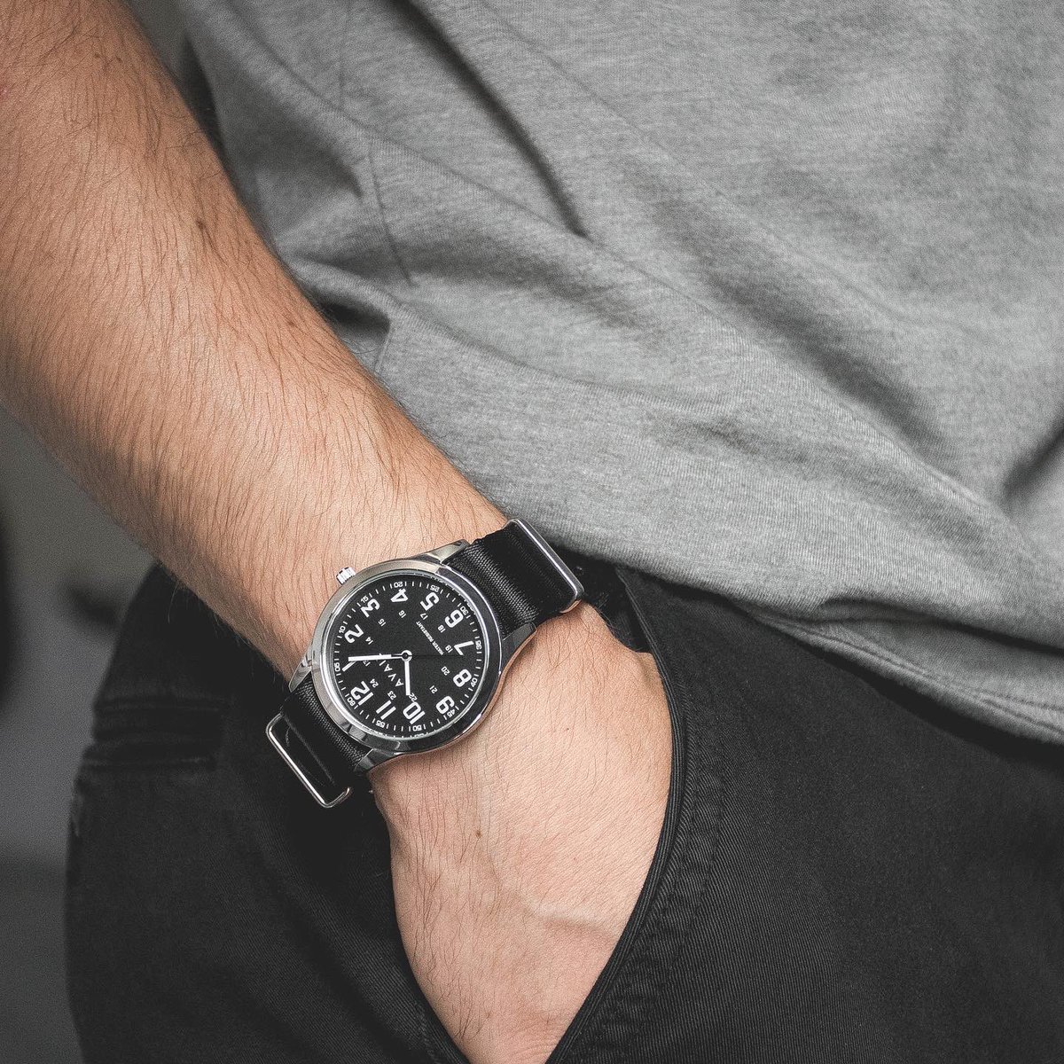 AvailWatches's tweet image. NEW - The Cargo. Available now. £60-65. 

#wristwatch #menswear #menswatches #affordablefashion #menstyle #accessories #mensaccessories #mensstyle #shopping #giftsforhim #fashion #accessories #leather #timepiece #mensgifts #affordablefashion #watches #menswear #availwatches