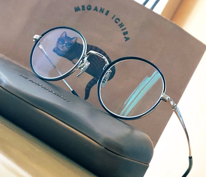 新しい眼鏡買いました٩( 'ω' )و 
