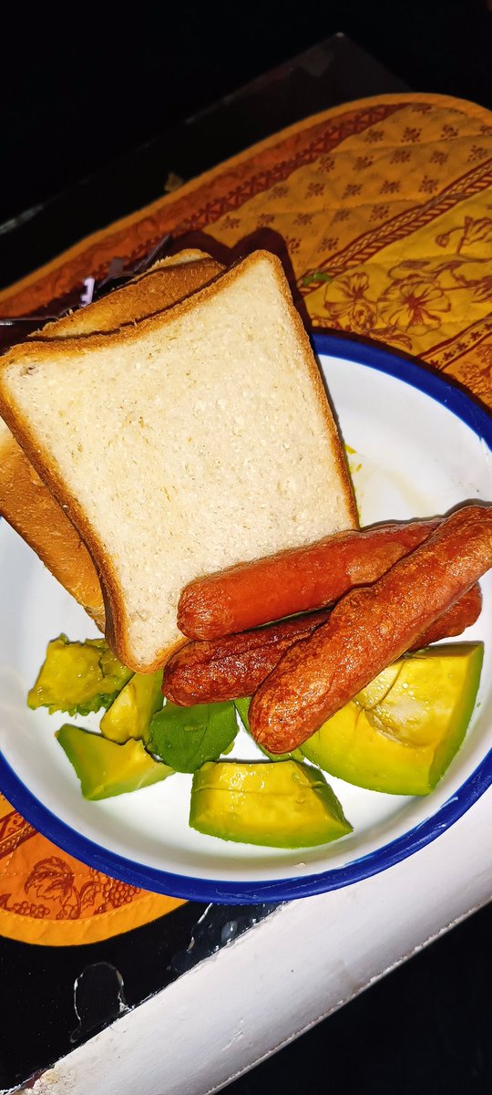 kafangi's tweet photo. Breakfast for Kings https://t.co/cc6hwWYXlZ