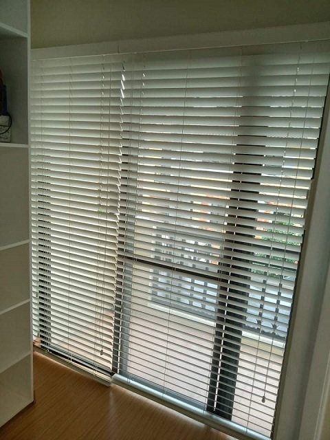 dswindows's tweet photo. White Faux Wood Blinds for Better Privacy and Insulation https://t.co/41CEEM5mHS https://t.co/KCj3uq3cWU