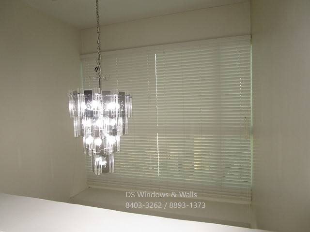 dswindows's tweet photo. White Faux Wood Blinds for Better Privacy and Insulation https://t.co/41CEEM5mHS https://t.co/KCj3uq3cWU