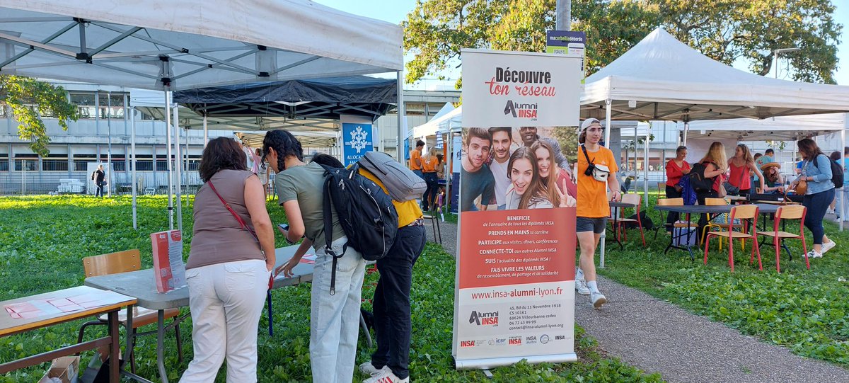 ALUMNI_INSALYON's tweet photo. #AlumniINSALyon, nous étions présents sur la chaine de rentrée des 1ères année. 2 jours à la rencontre des tous ces jeunes à la fois impatients de s'approprier le campus #INSALyon et un peu craintifs de ce qui va leur arriver ! https://t.co/zf07YaJ4L3