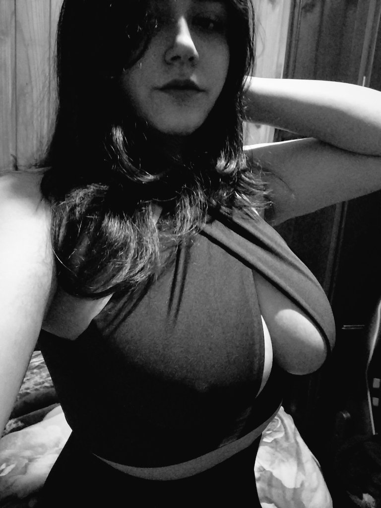 imagine_nothing's tweet photo. New here, anyone with suggestions to profiles I can follow? 
#goth #gothicgirl #dark #bdsm #domme #gothbdsm #primalkink #brattamer https://t.co/XUnsXbaMk2