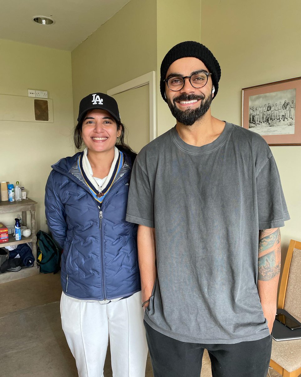 Virat_Devoti's tweet photo. Absolute fan moment!! My birth day is made and i can't believe I saw and met the one and only Virat Kohli 🥲🥲 @imVkohli ❤️

Can't stop grinning still just like in the picture here 😝

Thank you for this moment @AnushkaSharma ❤️

Happy Birthday to me 🤪💃🏻 https://t.co/FMFLec2wYG