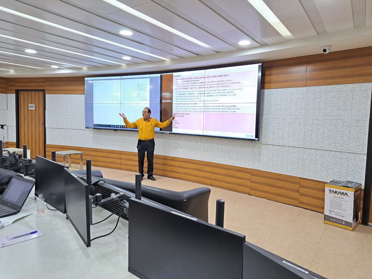 NashikSmartCity's tweet image. NMSCDCL has organized two days training programme i.e. on 15th and 16th Sept 2022, on Python for Data Analytics and Data Science for enablement of data driven management across smart cities.
Officials from various Smart Cities are attending the same.
#nashiksmartcity #pythonlearn