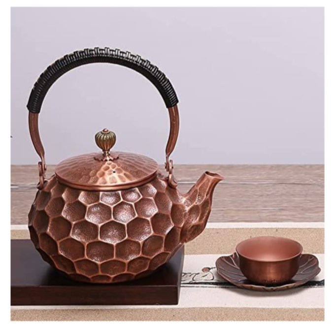 銅製ケトルって色味がピンクゴールドで可愛いなとAmazonで探してみたらかなりクセの凄いデザインのがあったりして奥の深いジャンルだった 
