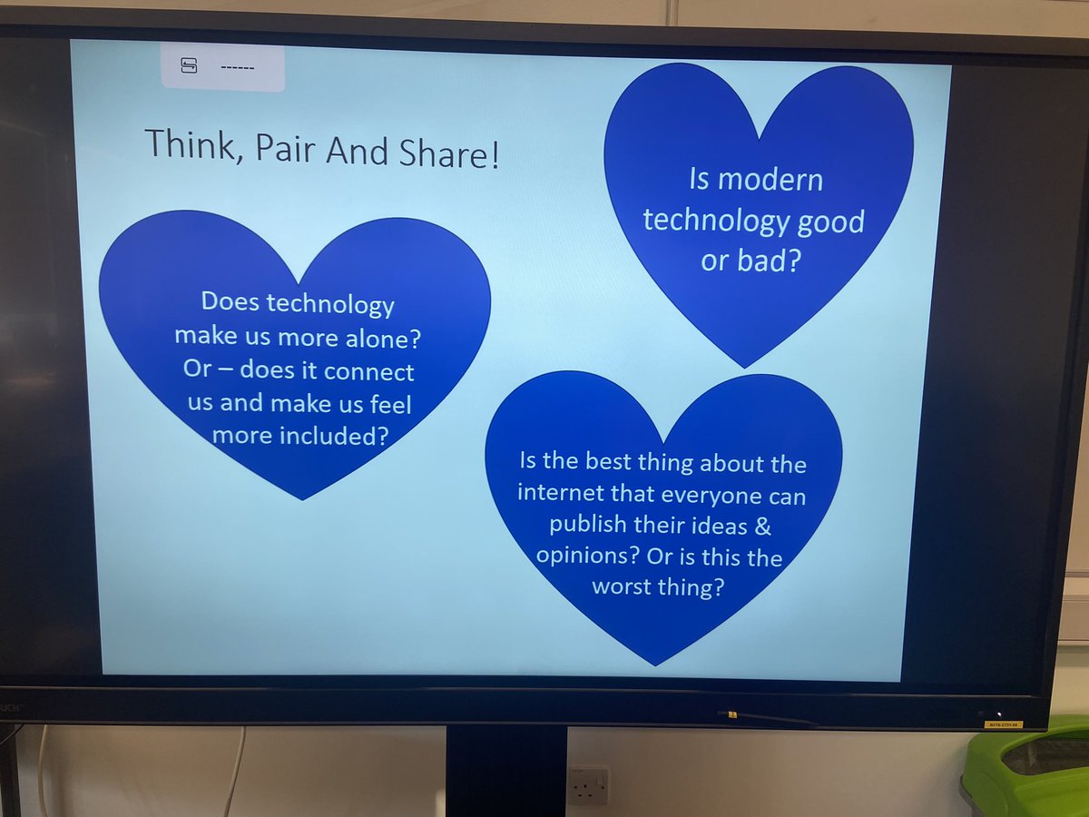 Three questions to start our ICT lesson this week in Level 5 Business. Ten minutes of group discussion is often how we start the day 📚 💬 
#ict #learning #discussion #peerlearning #reflection #thoughts #compare #contrast #pairs #plenary #westlothiancollege