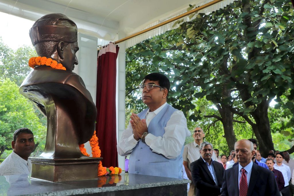 Drsubhassarkar's tweet photo. On the occasion of Engineer's day unveiled  the bust of Sir M. Visvesvaraya 
at National Institute of Advanced Manufacturing Technology, Ranchi.
@EduMinOfIndia @PIBHRD https://t.co/RMJ4JUfRUD