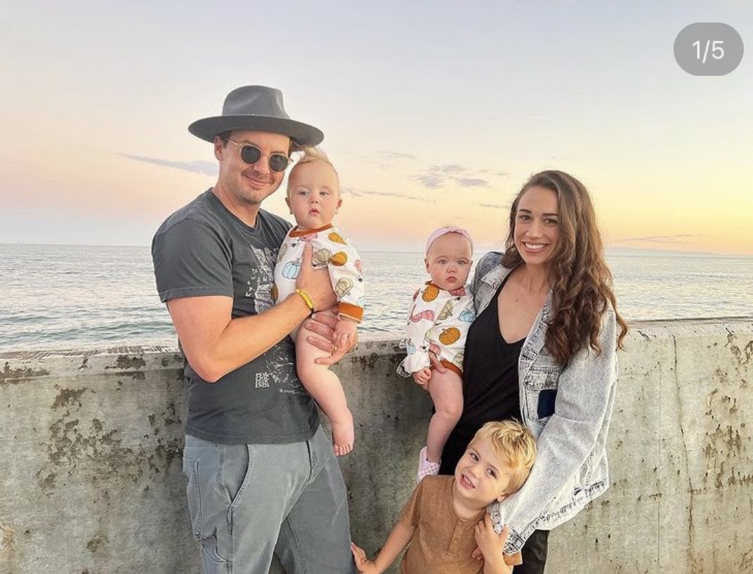 Sydvaughnfan2's tweet image. HOW IT STARTED.          HOW ITS GOING 😍😍 #Erikleen 
@ColleenB123 @erik_stocklin