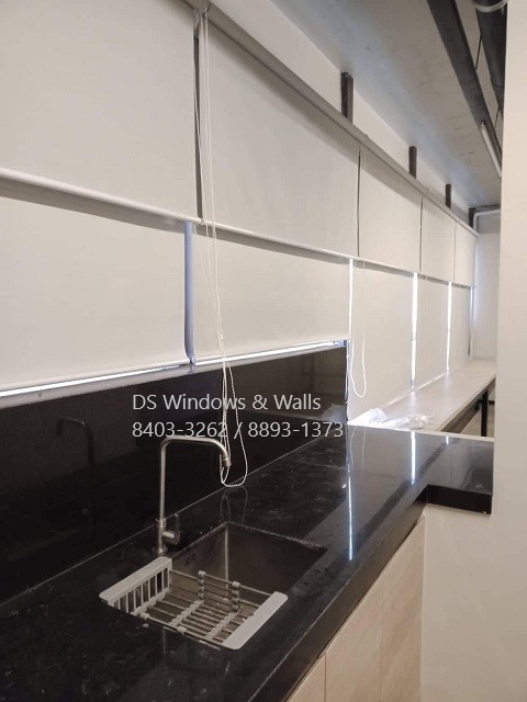 dswindows's tweet photo. Blackout vs Sunscreen Roller Blinds Comparison and Differences https://t.co/KakzK4TJ7L https://t.co/k5xZSo2omG