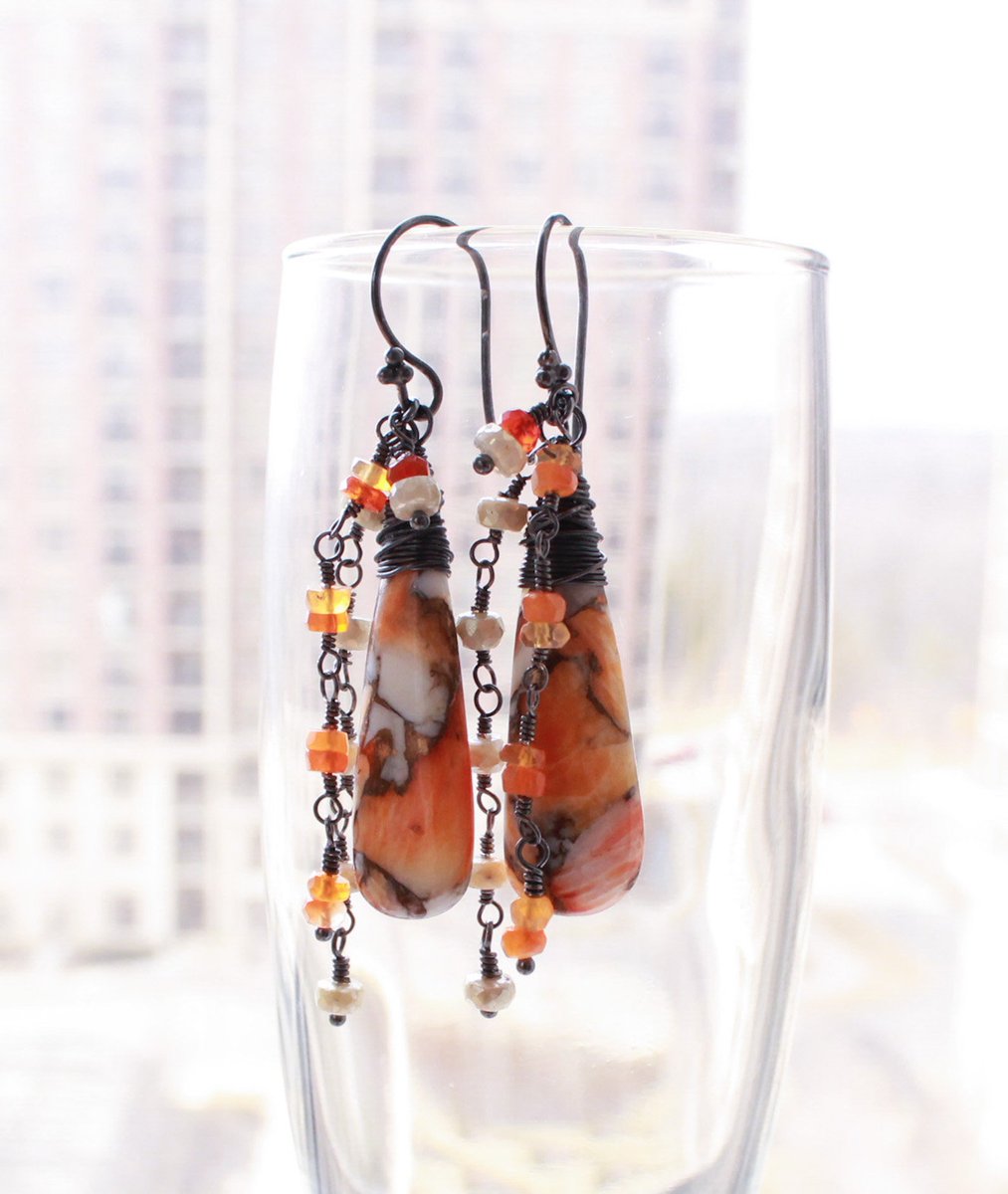 mohamad_nazzal's tweet photo. ange Copper Oyster Drops Almond Shape earrings with Silverite and Opal beads. Black oxidized sterling silver earrings, fancy boho gift.
#Silver #black #Earrings #Silverite #opal #Orange #boho #gift #Almond #fancy #shape #EverywhereUR
👉https://t.co/HaNo21OTEW https://t.co/Juk8BYappE