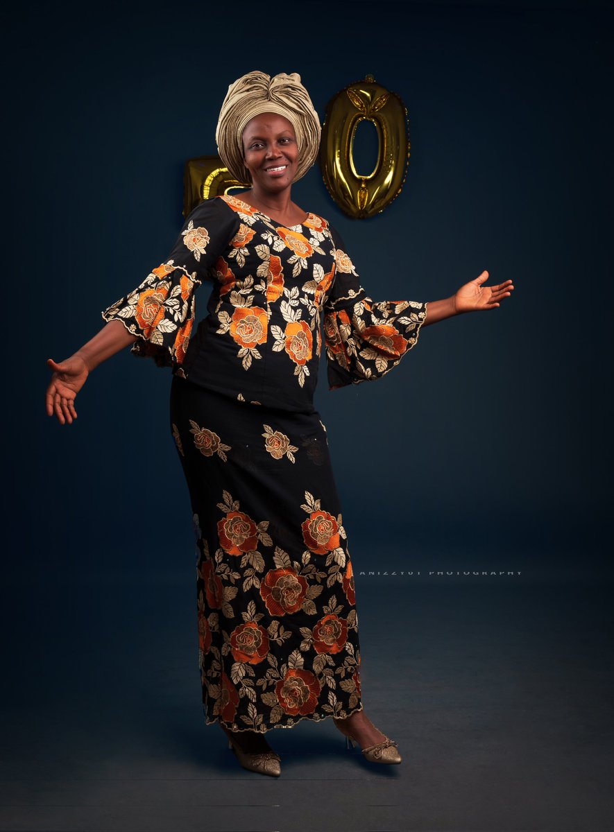 I relaunched my portrait space, with the honor of shooting this jubilee portraits 
#Abujaphotographer
#AbujaTwitterCommunity 
#portraitphotography