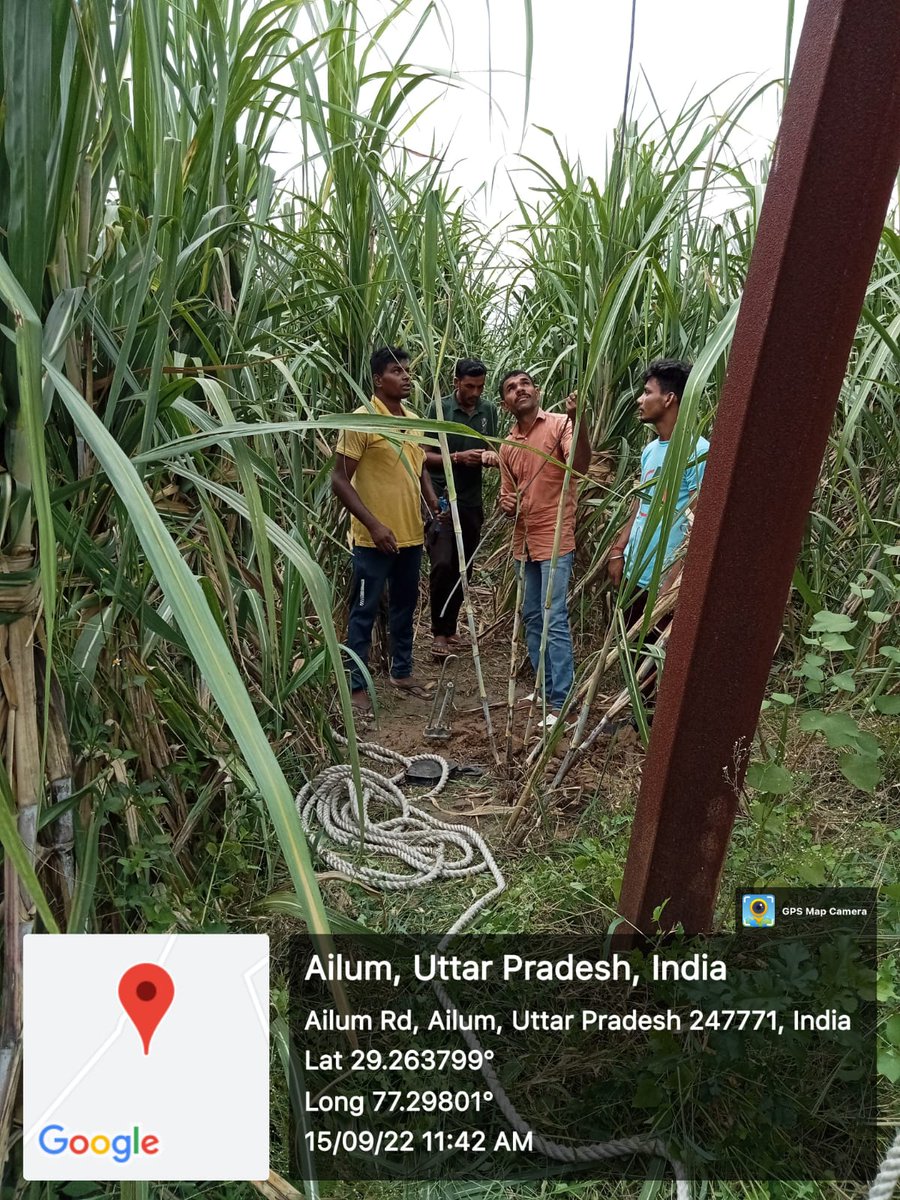 आज दिनांक-15.09.2022 को विद्युत वितरण खण्ड-द्वितीय शामली के अन्तर्गत ग्राम ऐलम में"विद्युत समाधान सप्ताह"शिविर में प्राप्त उपभोक्ता की शिकायत के निस्तारण हेतू क्षतिग्रस्त पोल के मेंटिनेंस (अनुरक्षण) का कार्य करते हुए विभागीय कर्मचारी।
#GoodGovernance
<a href="/aksharmaBharat/">A K Sharma</a>
<a href="/MdPvvnl/">MD Pvvnl</a>