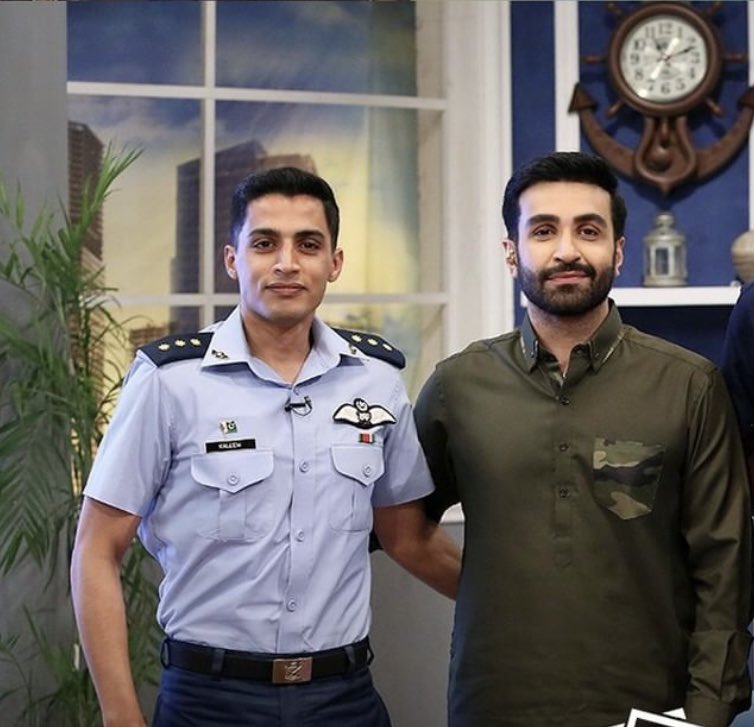 TasneemSadaf's tweet image. Azfar Rehman  striking a pose in an exclusive Kurta shalwar by Tasneem Sadaf!  #TasneemSadaf #TvOnePk #AzfarRehman  DM FOR ORDERS Visit us Lane 3rd, Zamzama Commerical, Karachi. ☎️: 03358290259 . . . . #tasneemsadaf #tasneemsadafofficial