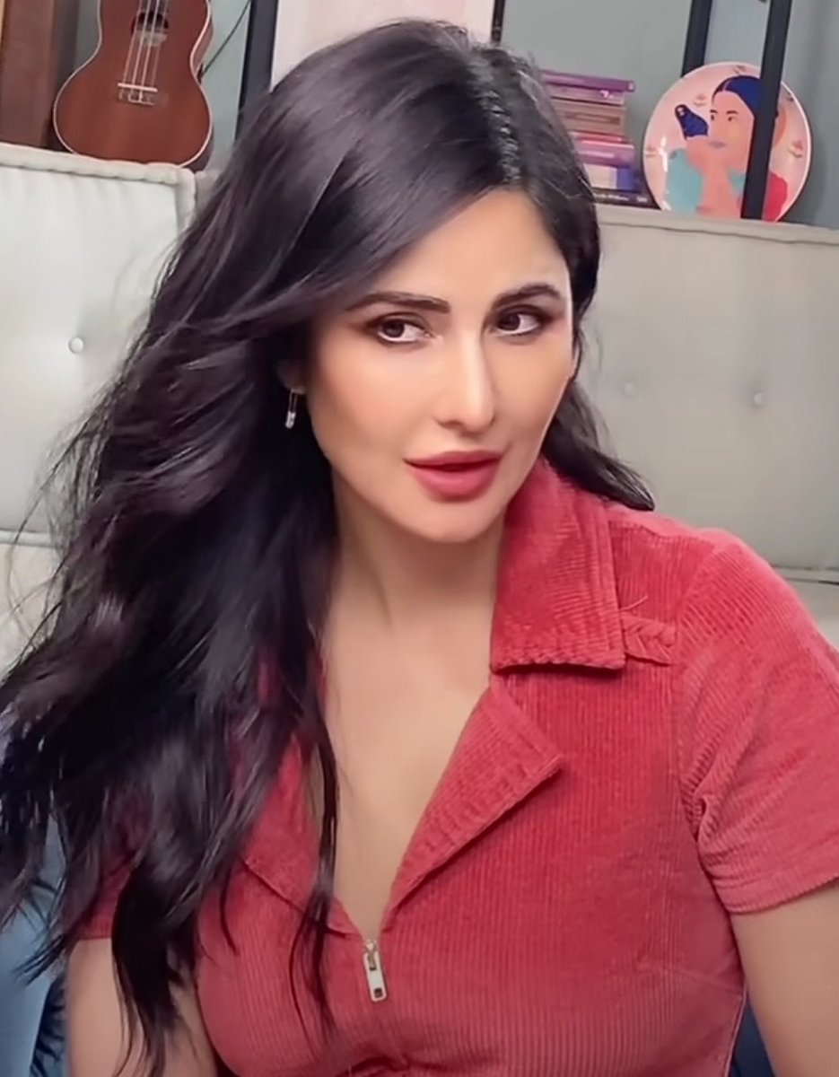 katrinarchives's tweet photo. Katrina Kaif is damn hot 🌶🔥 https://t.co/orREDIMH1E