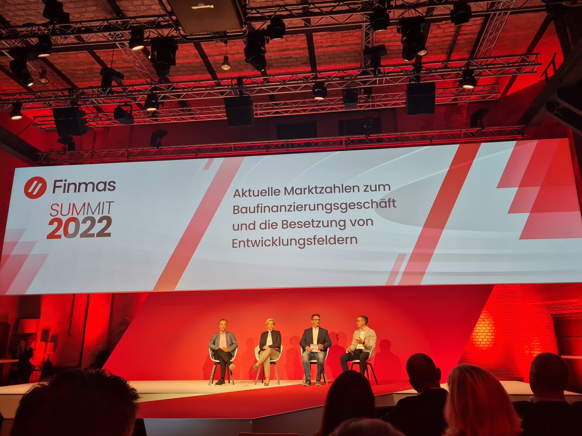 Gestern beim <a href="/FINMAS_GmbH/">FINMAS</a> Summit 2022 in Berlin ewerk GmbH mit vielen Teilnehmenden aus dem Sparkassensektor. #VALUEAG war Teil der Diskussionsrunde zu #Marktentwicklungen und Entwicklungsfeldern in der #baufinanzierung.