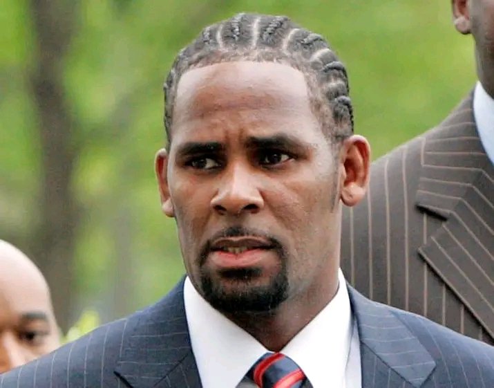 Lissah97's tweet photo. American artist R. Kelly has been found guilty on multiple sexual charges
Read more: https://t.co/Dz1cjXR2zM
#Justiceforthapelo #etvScandal #RIPLumkoJohnson | Nasty C | MacG | Longwe | BRICS | Jacob Zuma | President Ramaphosa | Nigerians | Beauty https://t.co/8KogsKUmoD