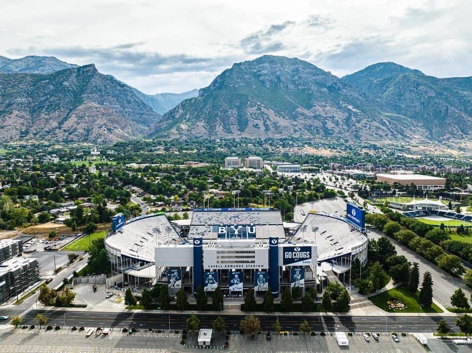TotalBlueSports's tweet photo. Big OT Ethan Thomason also credits the coaching ability of Coach Funk: (2-6)
“I also built a strong relationship with Coach Funk over the past year, and I truly believe that the development I can get from BYU will give me the best opportunity to become the best player I can be.” https://t.co/sT68buBiIO