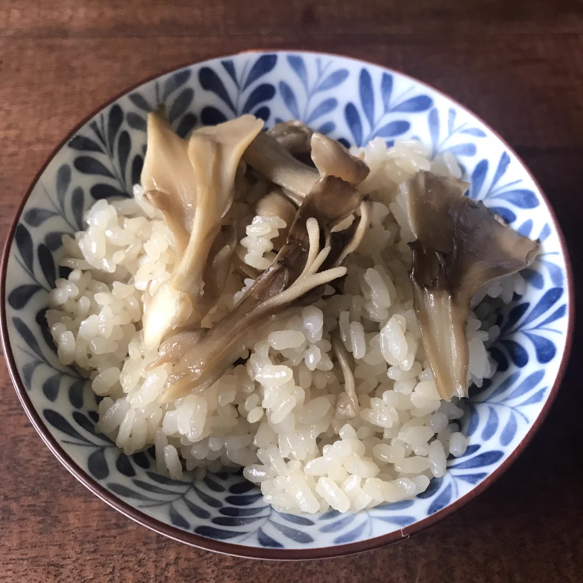 見た目の数倍美味しい一品？！簡単でさっと作れそうな、舞茸×ご飯レシピ！