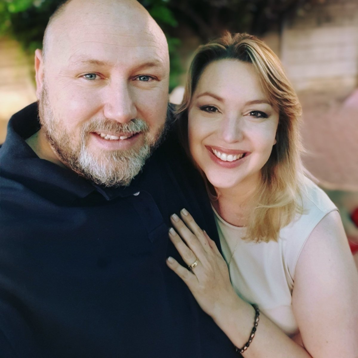 Elizemte's tweet image. Vandag is dit my liefling man se verjaarsdag! Die lewe is net beter as jy elke dag met 'n lewensmaat vol humor, geduld en wysheid kan trotseer! Happy birthday my love!