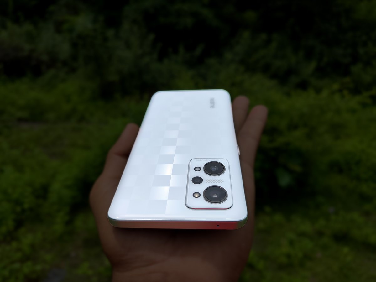 TechFactsRafee's tweet photo. #realmeGTNeo3T launching tomorrow, here is the first look, it is coming with #SD870 & #80W fast charging.
#realme already annouced offers worth Rs 7000 on this.. and this is going to be the most affordable #SD870 phone for sure..wait for it.π
@realmeIndia @Koustabhdas https://t.co/jBNm9OQt9h