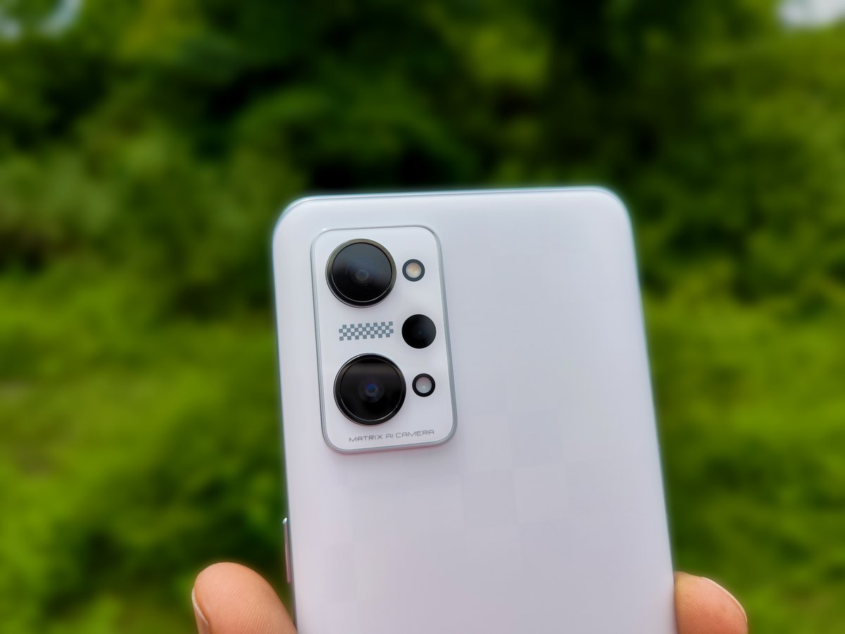 TechFactsRafee's tweet photo. #realmeGTNeo3T launching tomorrow, here is the first look, it is coming with #SD870 & #80W fast charging.
#realme already annouced offers worth Rs 7000 on this.. and this is going to be the most affordable #SD870 phone for sure..wait for it.π
@realmeIndia @Koustabhdas https://t.co/jBNm9OQt9h