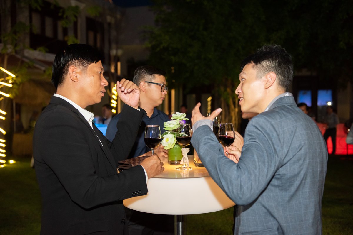 MMemoireEvents's tweet image. Business Dialogue! #memoirepalace