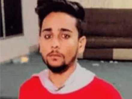 HJSKarnataka's tweet photo. Umesh Kolhe murder: NIA announces Rs 2 lakh reward for absconding accused Shaheem Ahmed 

Umesh Kolhe’s friend Yusuf Khan had spotted Kolhe’s WhatsApp message supporting Nupur Sharma and had circulated it in other WhatsApp groups leading to his murder

https://t.co/1u17ETjTNI https://t.co/om0We5rLkv