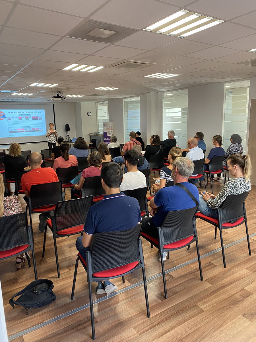 👍Projet Pro un dispositif pour construire ou sécuriser un projet professionnel 👩‍🏫 financé et rémunéré par la région. Présentation ce matin avec <a href="/cma66rivesaltes/">cma66</a> pour nos demandeurs éloignés de l’emploi 🧳#formation #TousMobilisés #Perpignan @Poleemploi_oc <a href="/Occitanie/">Région Occitanie</a>