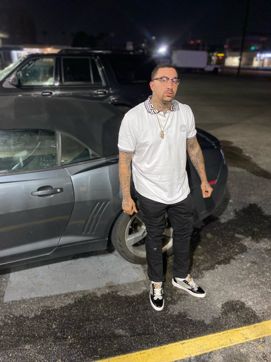 mrtattooparty's tweet photo. #VERSACEDRIP💦 pockets on Crip💵💵 blue cheese bandit mf think I’m still in da kitchen the way them numbers adding up!!! #dopeboyturnedbusinessowner mr.putdatshiton #theorphno1everwanted #fuckcps 😂😂💉🗣😇🙏🏼 https://t.co/a1W0wM58RK