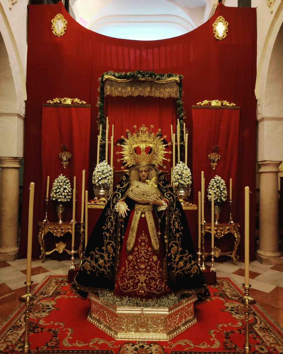 🔴 Hoy 15 de septiembre, festividad de los Dolores Gloriosos de Nuestra Señora.
🔴Solemne besamanos a Nuestra Madre del Mayor Dolor de 18 a 22 h, solo interrumpido por la solemne función de regla de nuestra Hermandad a las 20:30h .
⛪ Parroquia de San Francisco de Asís.