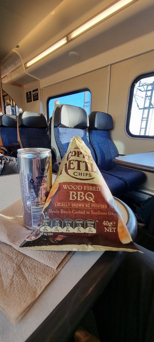 WebTaniwha's tweet photo. Do the mahi, earn the treats.
#CommuteHome
#LoveRail
#TeHuia https://t.co/6xiZVPKapj