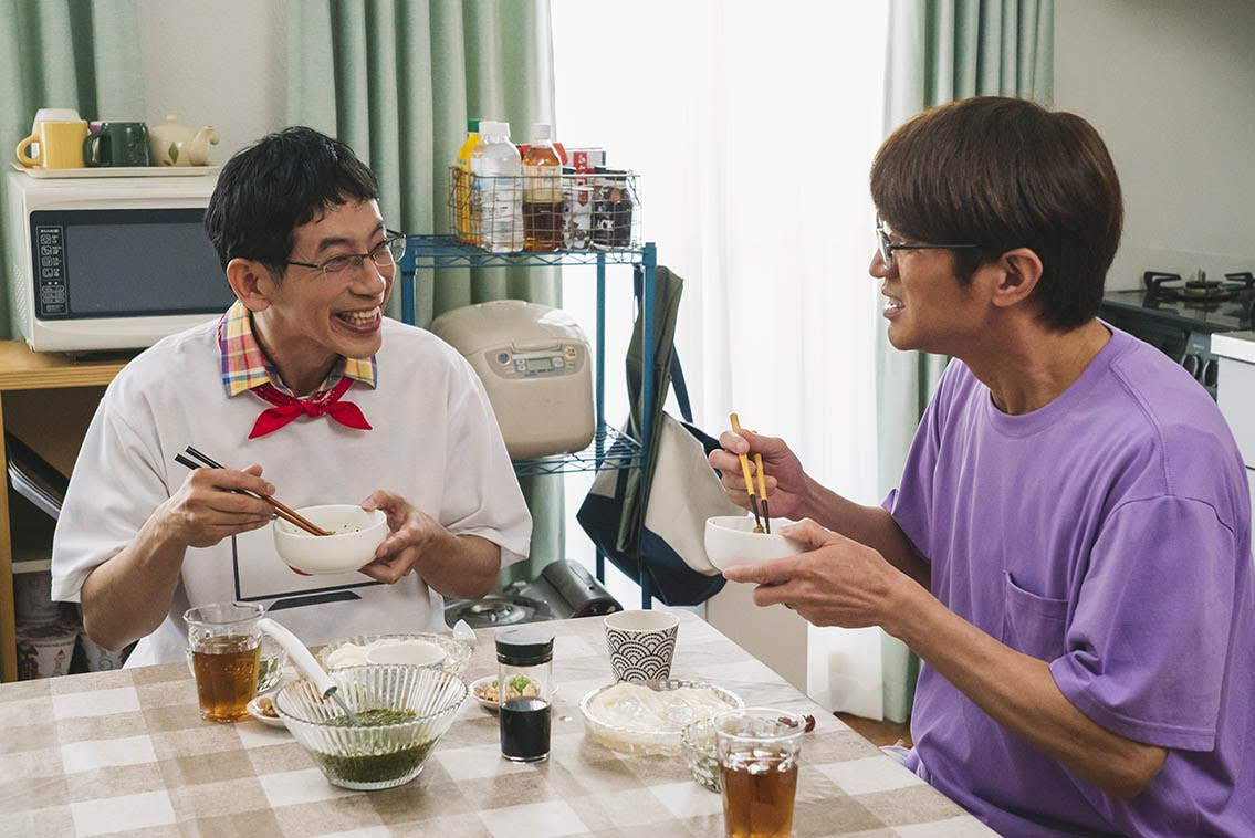 ／
#よだれもん家族 
24話オフショット公開💐
＼

🍽ネバネバ祭り🍽

秋田のネバネバ食材が登場⁉️
みんなでネバネバ楽しそう😋

#大竹一樹
#松尾諭
#宮澤エマ
#長谷川百々花
#野間口徹