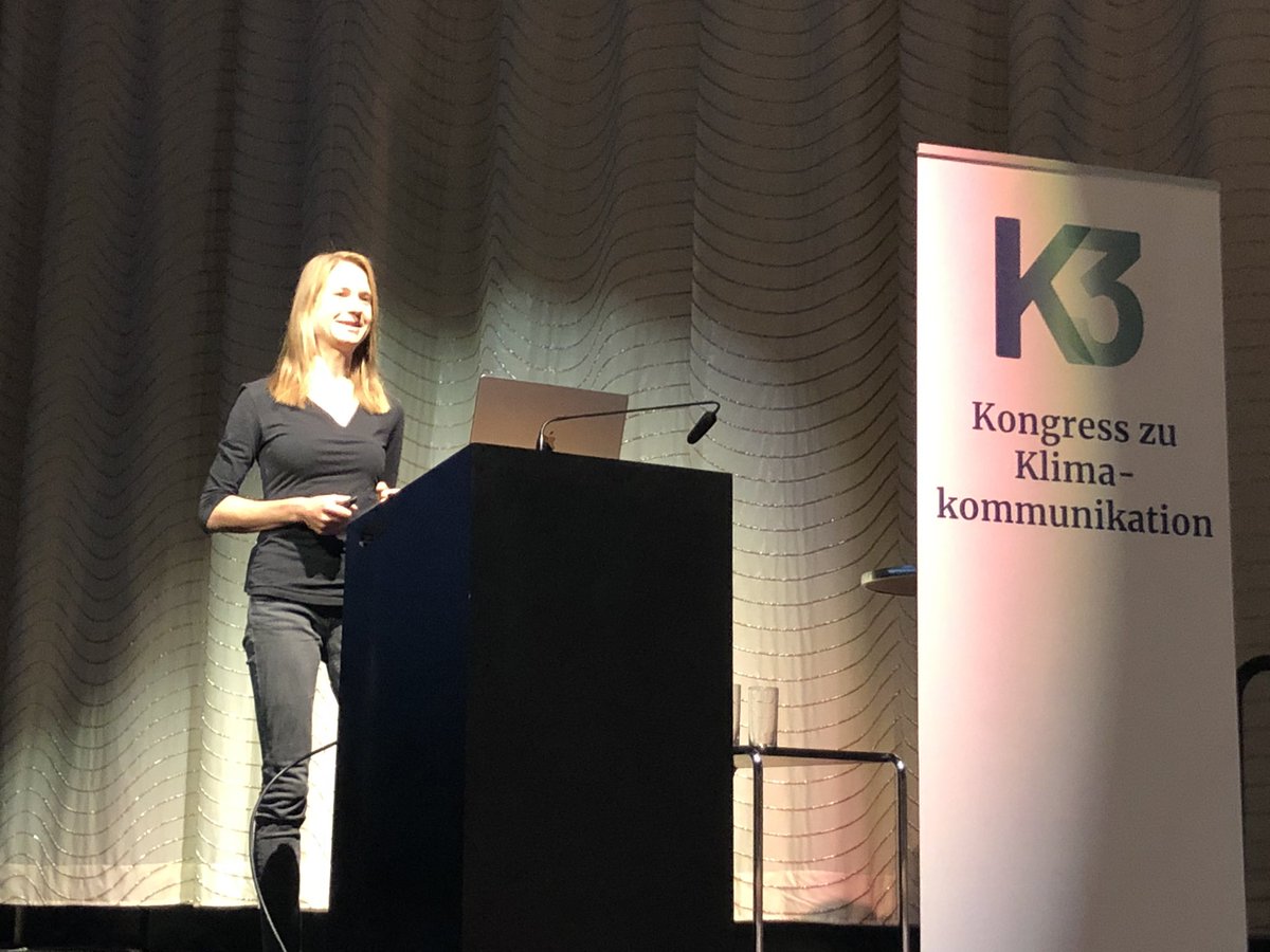 Nachhaltigkeit beginnt im Kopf - Spannender Vortrag von @PositiveMaren Maren Urner auf dem @k3klima #k3klima