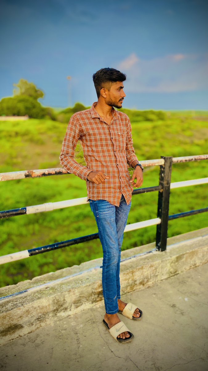 Manu Godhaniya tweet media
