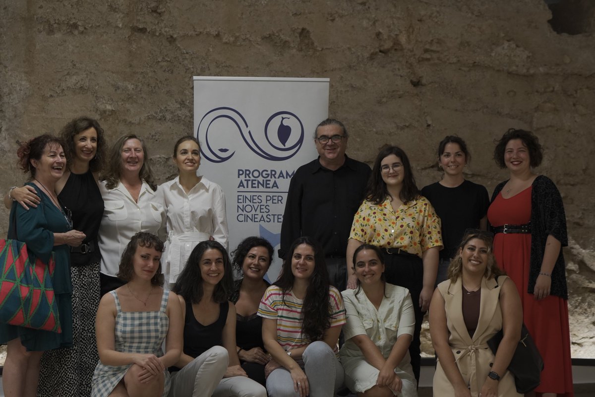 Shaila_GCatalan's tweet photo. @thelilyamongthe entró en 1º –@UJIuniversitat–con  guiones bajo el brazo. Poco a poco fue mostrándose como una rara avis que crea e investiga sin descanso. Hoy es una "amazona" que será tutorizada por la cineasta Mireia Ros gracias al #ProgramaAtenea de @DonaiCinemaFest 🫀🐎 https://t.co/vOE3mUxanN