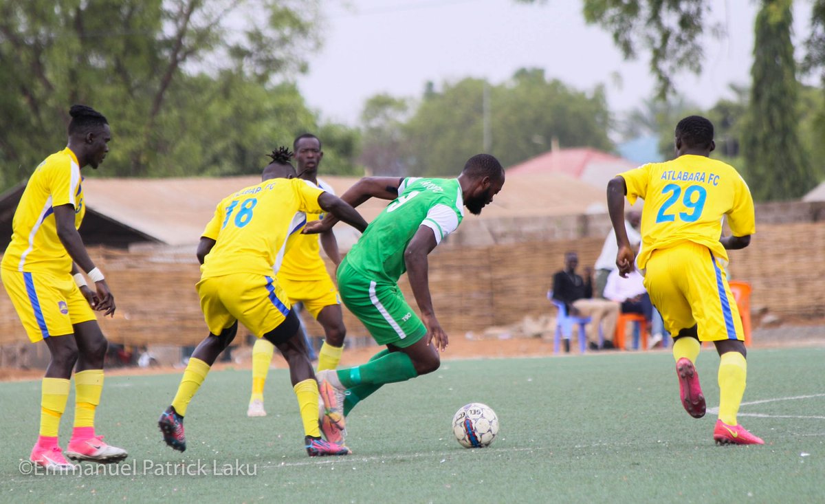 emmanuel_laku's tweet photo. South Sudan Football 

Draw back to 2021-2022 #Juba Local Football League 1st Division Action #kator FC 1-1 #Atlabara FC

Photo: Kator Striker Don Fai fighting for possession.

Photo Credit: Emmanuel Patrick Laku https://t.co/b6muympxnK