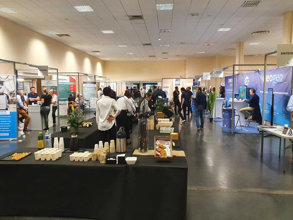 Deuxième journée aux #GeoDataDays 2022 ! Venez nous rencontrer stand 43 !