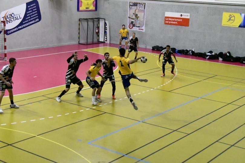 Retour en images sur le weekend de reprise avec l'assemblée générale remise trophée🏆 U17 Elite et les matchs U18 et N2
#handball #N2 #U18 <a href="/LaRelanceFFHB/">La Relance FFHB</a> <a href="/Villedebegles/">Bègles, le village urbain</a> <a href="/FlorianDarcos/">F. Darcos Elu sports Bègles</a>