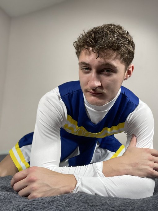 Would you add me to your cheer squad 👀😏 https://t.co/fsoph5g7LV