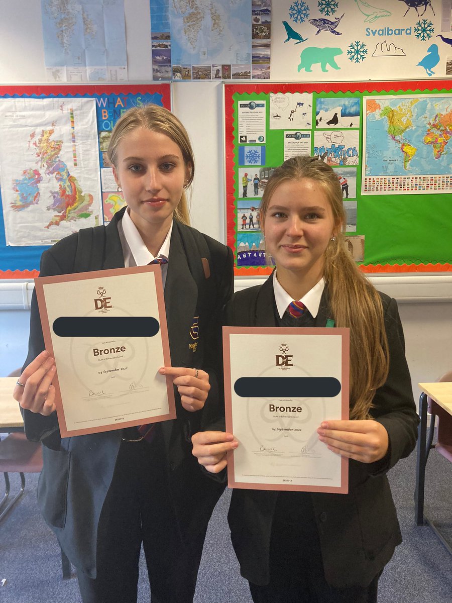 KC_DofE's tweet photo. Bronze awards for our Year 11 girls after a very hot expedition in the summer. Well done ladies for all of your volunteering work across school and for all of your hard work completing the other sections! @KingsthorpeCo @DofE https://t.co/TF8g1fDLDL
