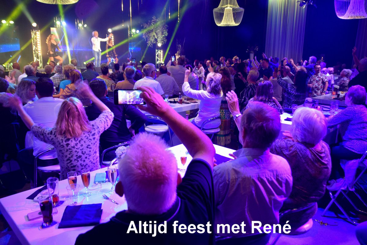 Was weer heel gezellig, de 750e jubileum opname van <a href="/hartvoormuziek/">volg nu@nlmuziekland</a>, tijdens een Walking-Dinershow met oa <a href="/schuurmansrene/">rene schuurmans</a>  in Helmond. De foto's staan in mijn fotoalbum jeanne-mathijssen.magix.net/alle-albums/!/…