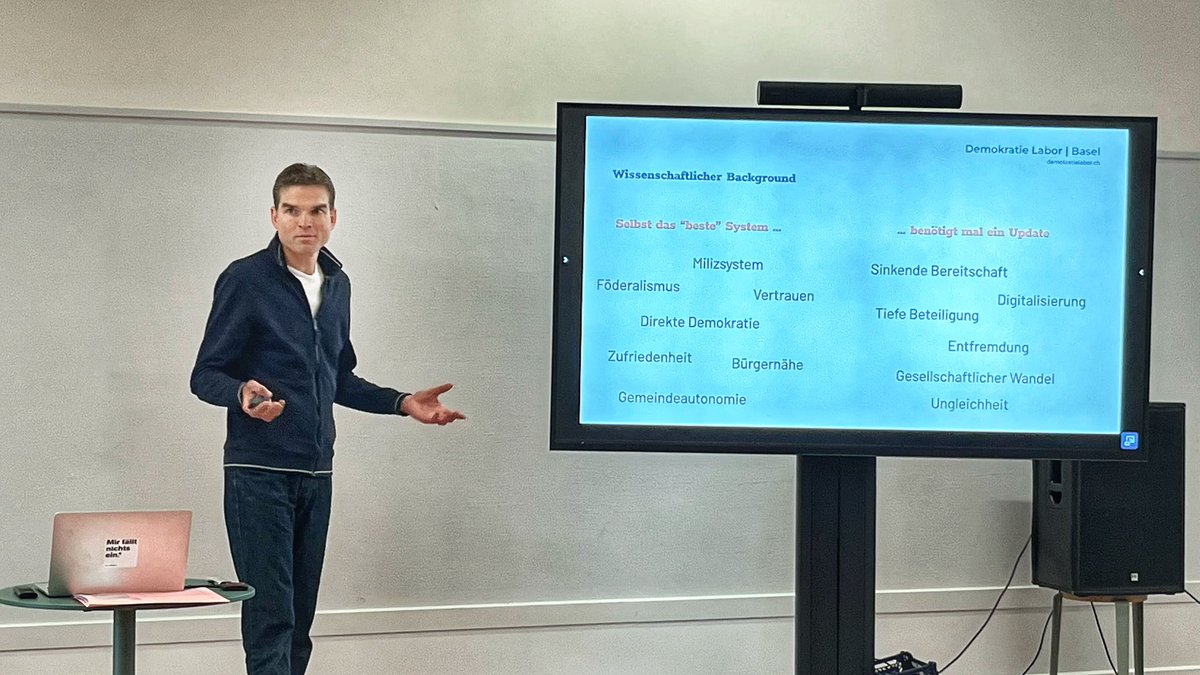Demokratie Labor (@demlabch) on Twitter photo „Auch das beste System verträgt irgendwann ein Update“ sagt Dr. Daniel Schwarz, Fachgruppenleiter Digitale #Demokratie bei der <a href="/bfh_hesb/">Berner Fachhochschule</a> und zusammen mit <a href="/flurinawaespi/">Flurina Wäspi</a> und @janfivaz verantwortlich für den wissenschaftlichen Teil des #DemokratieLabor Basel. „Auch das beste System verträgt irgendwann ein Update“ sagt Dr. Daniel Schwarz, Fachgruppenleiter Digitale #Demokratie bei der <a href="/bfh_hesb/">Berner Fachhochschule</a> und zusammen mit <a href="/flurinawaespi/">Flurina Wäspi</a> und @janfivaz verantwortlich für den wissenschaftlichen Teil des #DemokratieLabor Basel.