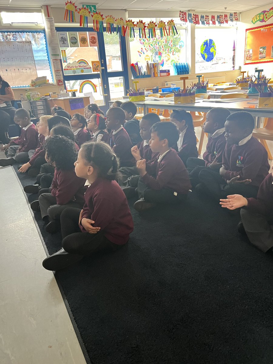 MissAhmed_INA's tweet photo. Let’s start our day with #clam #Wellbeing #Heartmath ##docchildre #manchesterschools @WebsterPrimary #yearone https://t.co/4bLgI4pPd1