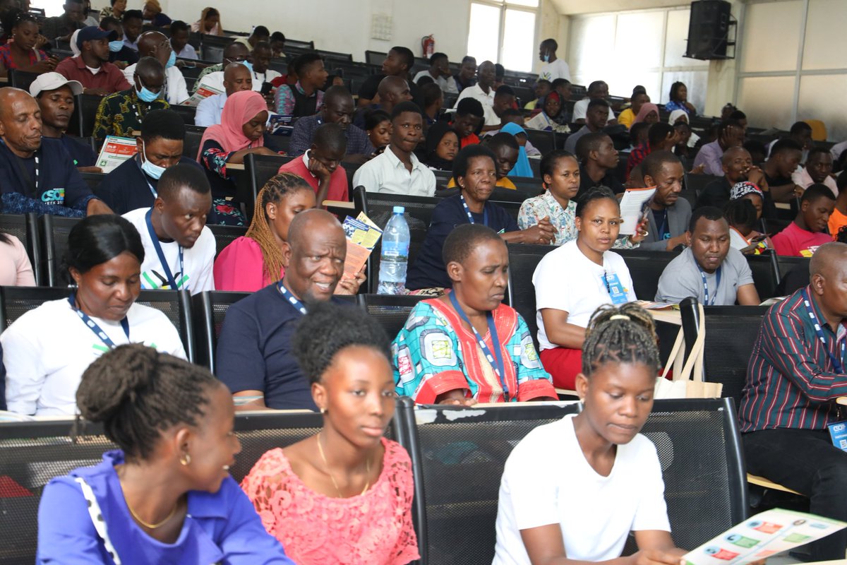 Twaweza_NiSisi's tweet image. #Throwback: #CSOWeek2021 - Azaki na maendeleo! 

Unajua kwamba usajili wa kushiriki katika #WikiYaAzaki2022 yenye kauli mbiu &quot;maendeleo ya watu, simulizi za watu&quot; umeshafunguliwa rasmi? 

Jisajili sasa: csoweek.info