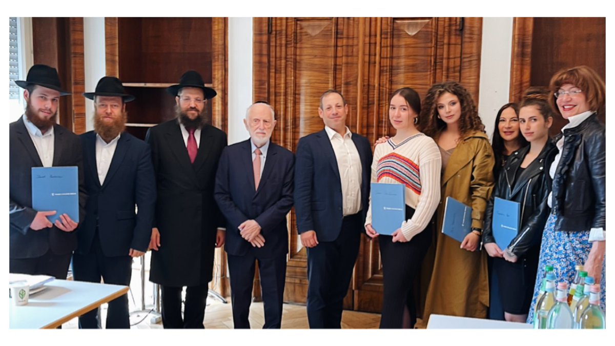 We are proud to announce that Touro College Berlin has accepted 10 Jewish students from Ukraine. Thanks to the support of our headquarters in New York and the Chabad Community of Berlin.

instagram.com/p/Ciepxc3NUzy/…