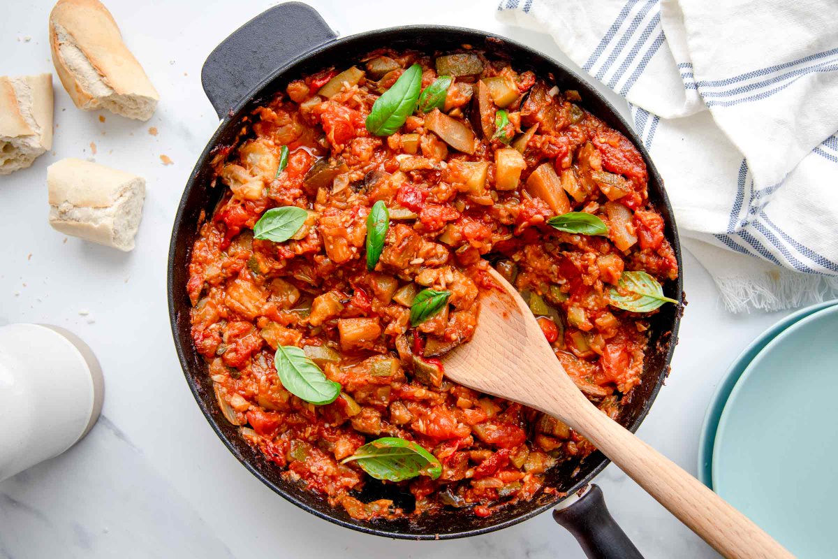 jernejkitchen's tweet photo. New! Oven-Roasted Ratatouille is a delicious vegan meal originating from France. It's full of eggplants, peppers, zucchini, and tomatoes. Absolutely wonderful.
Recipe: https://t.co/r0xkSNco4z https://t.co/bL7C9PKcde