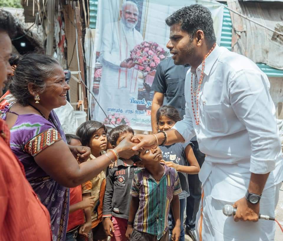 civakuru's tweet photo. நரிக்குறவர் மக்களை ஏமாற்றியது ஈ.வே.ராமசாமியின் திராவிட மாடல் கைதூக்கி விட்டு சமூக நீதியை நிறுவியது தேசிய மாடல் நம்மை ஏமாற்றும் திராவிட மாடலை வீழ்த்துவோம் @mkstalin @annamalai_k @thirumaofficial @ABDM6939 @ABDMTV @sansbarrier https://t.co/tgdYlbhxXn