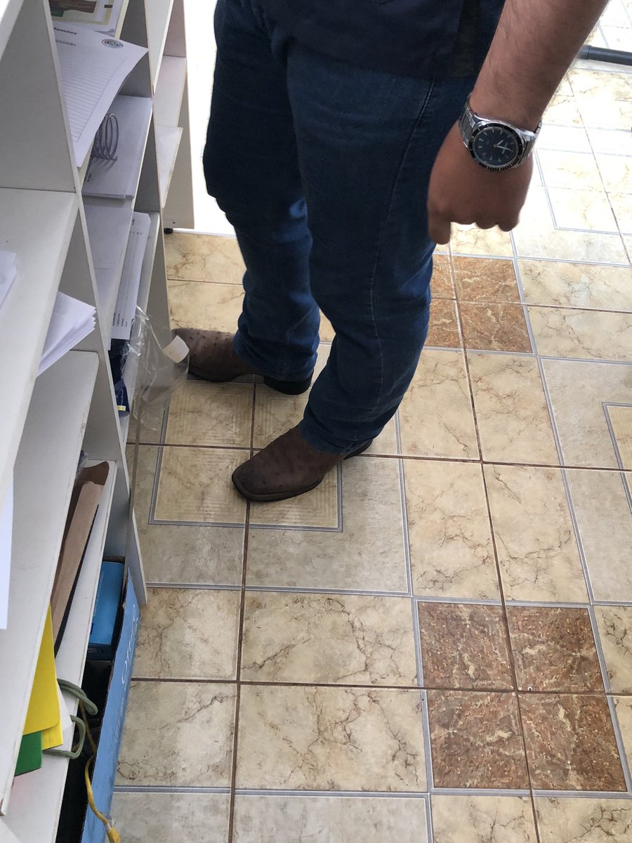 CaioMs15's tweet photo. E o Agroboy, gostoso volta novamente 😅😍🤤 https://t.co/oQbKPxjZAD